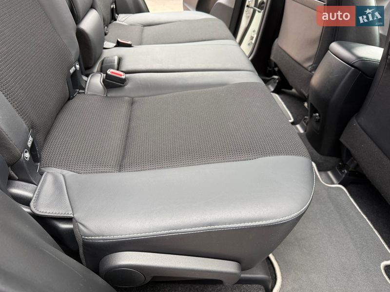 Внедорожник / Кроссовер Toyota RAV4 2017 в Виннице