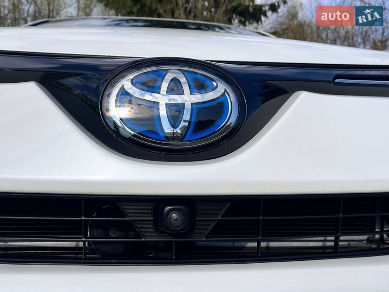 Внедорожник / Кроссовер Toyota RAV4 2018 в Львове