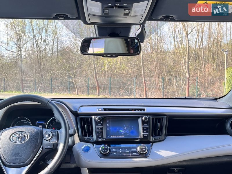 Внедорожник / Кроссовер Toyota RAV4 2018 в Львове