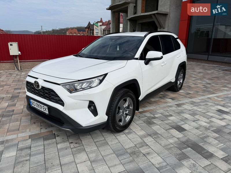 Внедорожник / Кроссовер Toyota RAV4 2022 в Тячеве фото 11 Внедорожник / Кроссовер Toyota RAV4 2022 в Тячеве