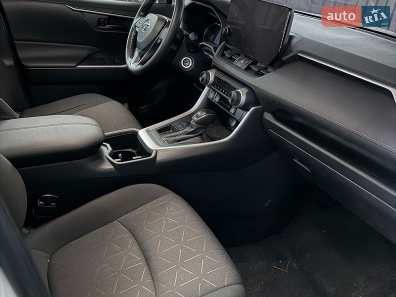Внедорожник / Кроссовер Toyota RAV4 2023 в Киеве фото 4 Внедорожник / Кроссовер Toyota RAV4 2023 в Киеве