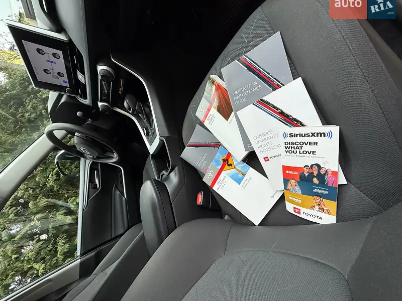 Позашляховик / Кросовер Toyota RAV4 2023 в Львові документ