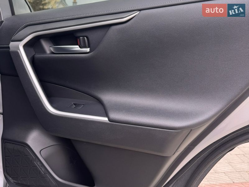 Внедорожник / Кроссовер Toyota RAV4 2020 в Львове фото 23 Внедорожник / Кроссовер Toyota RAV4 2020 в Львове