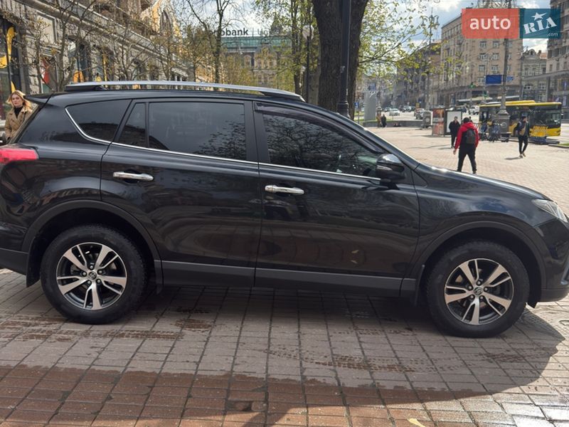 Внедорожник / Кроссовер Toyota RAV4 2017 в Киеве фото 4 Внедорожник / Кроссовер Toyota RAV4 2017 в Киеве
