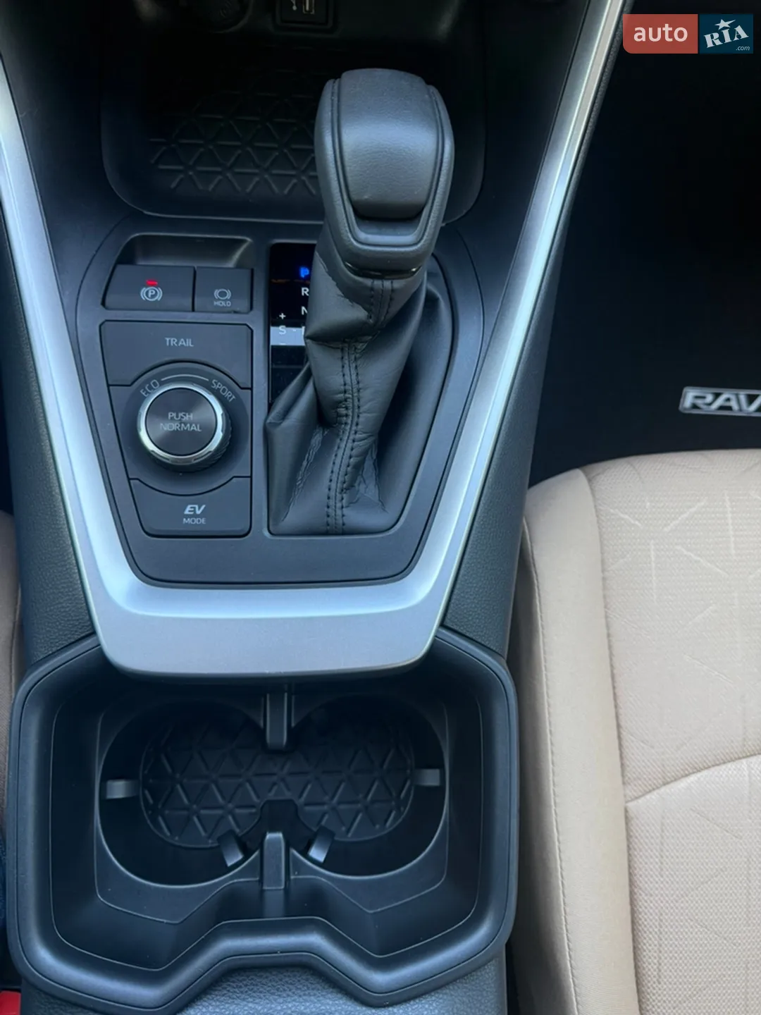 2025 Toyota RAV 4 - мініатюра 6