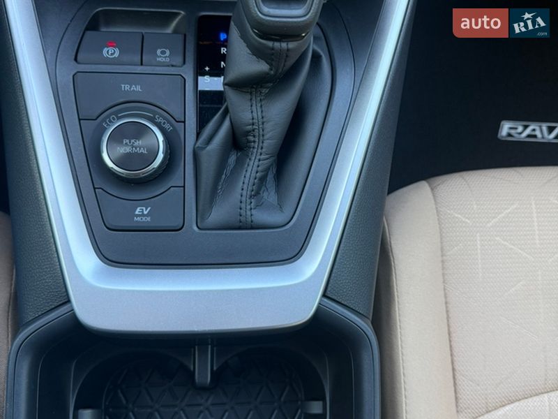 Внедорожник / Кроссовер Toyota RAV4 2025 в Киеве фото 6 Внедорожник / Кроссовер Toyota RAV4 2025 в Киеве