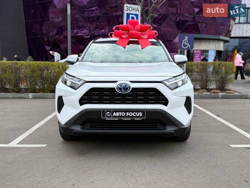 Внедорожник / Кроссовер Toyota RAV4 2024 в Киеве