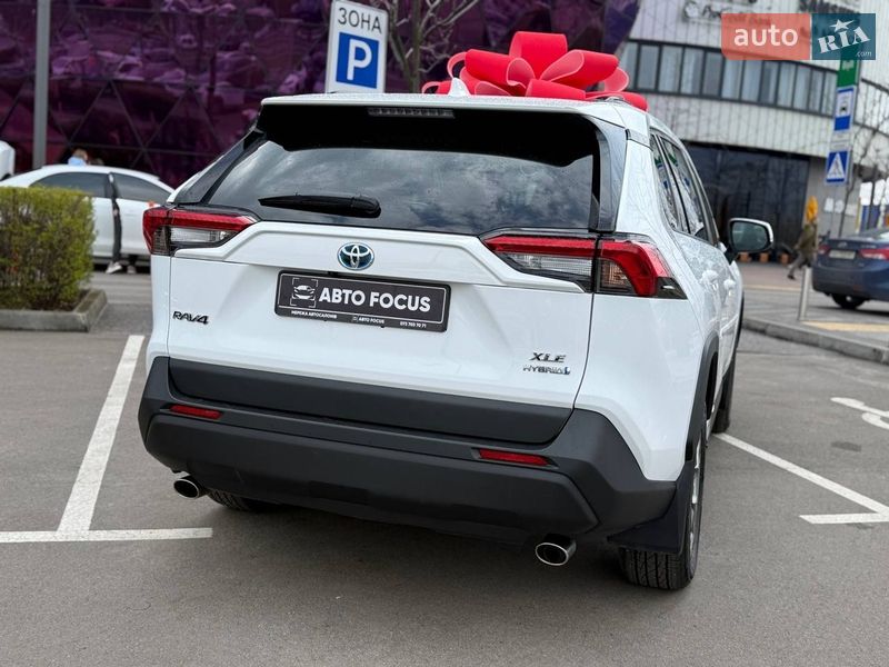 Внедорожник / Кроссовер Toyota RAV4 2024 в Киеве