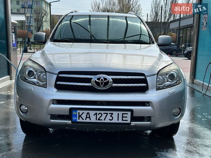 Внедорожник / Кроссовер Toyota RAV4 2007 в Черкассах