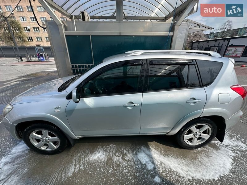 Внедорожник / Кроссовер Toyota RAV4 2007 в Черкассах