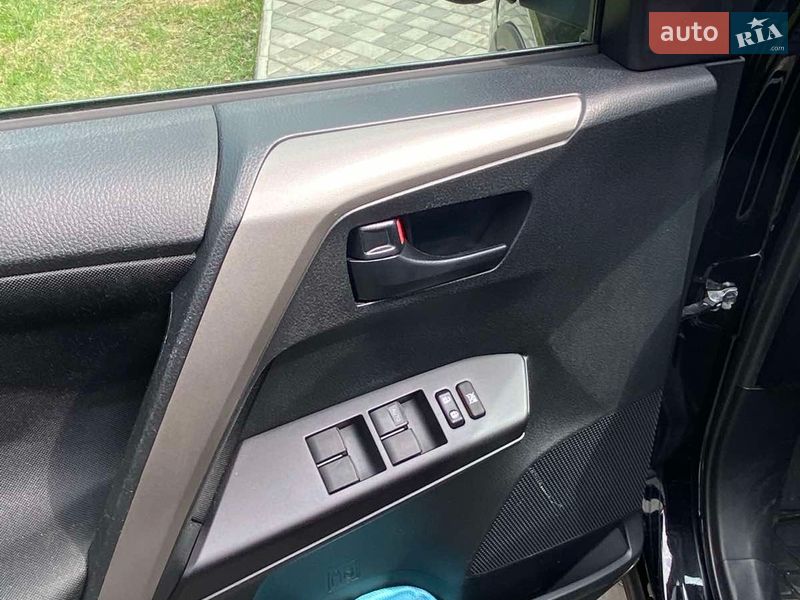 Внедорожник / Кроссовер Toyota RAV4 2018 в Киеве фото 9 Внедорожник / Кроссовер Toyota RAV4 2018 в Киеве