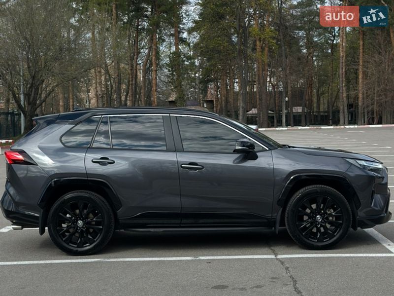 Внедорожник / Кроссовер Toyota RAV4 2023 в Харькове