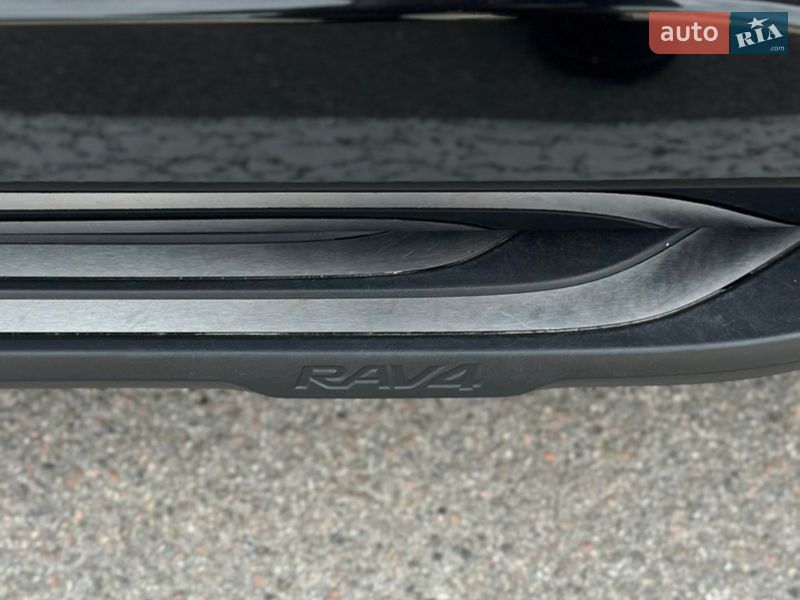 Внедорожник / Кроссовер Toyota RAV4 2023 в Харькове