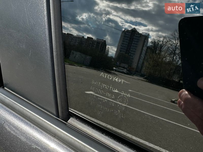 Внедорожник / Кроссовер Toyota RAV4 2023 в Харькове