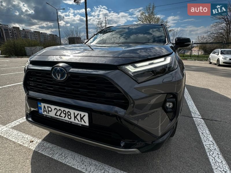 Внедорожник / Кроссовер Toyota RAV4 2023 в Харькове