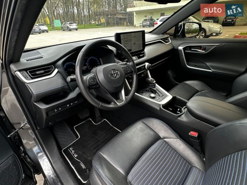 Внедорожник / Кроссовер Toyota RAV4 2023 в Харькове