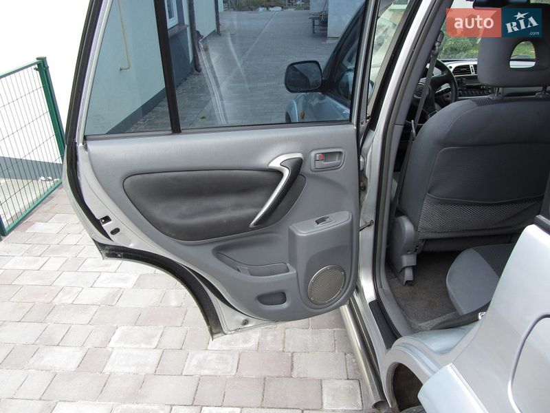 Позашляховик / Кросовер Toyota RAV4 2002 в Хмельницькому