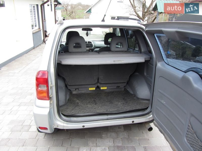 Позашляховик / Кросовер Toyota RAV4 2002 в Хмельницькому