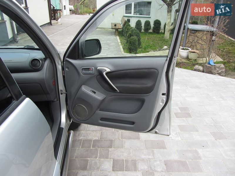 Позашляховик / Кросовер Toyota RAV4 2002 в Хмельницькому