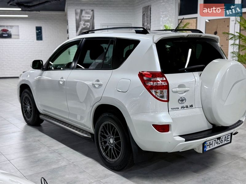 Позашляховик / Кросовер Toyota RAV4 2011 в Одесі