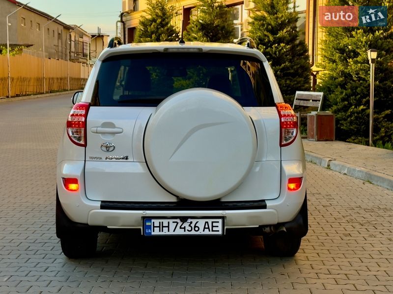 Позашляховик / Кросовер Toyota RAV4 2011 в Одесі
