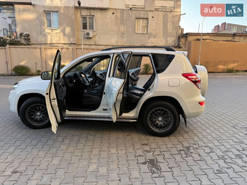 Позашляховик / Кросовер Toyota RAV4 2011 в Одесі