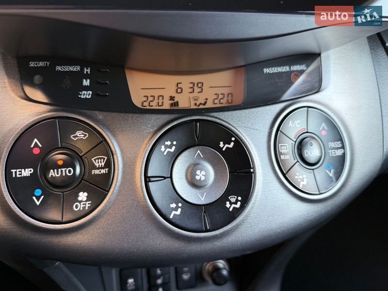 Позашляховик / Кросовер Toyota RAV4 2011 в Одесі