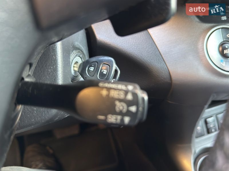 Позашляховик / Кросовер Toyota RAV4 2011 в Одесі