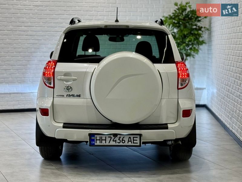 Позашляховик / Кросовер Toyota RAV4 2011 в Одесі