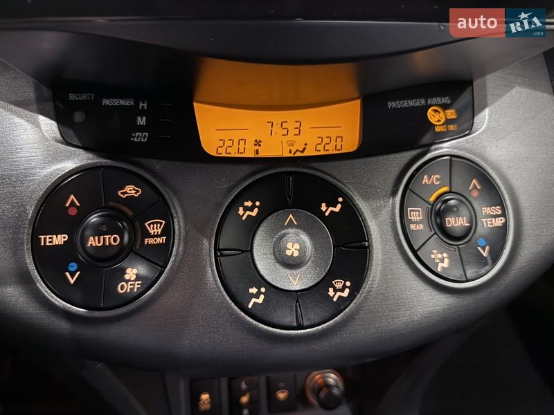 Позашляховик / Кросовер Toyota RAV4 2011 в Одесі