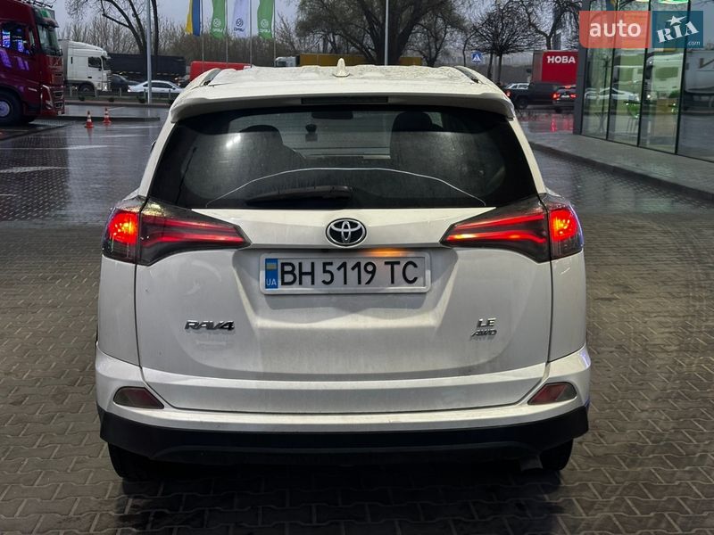 Внедорожник / Кроссовер Toyota RAV4 2016 в Киеве фото 6 Внедорожник / Кроссовер Toyota RAV4 2016 в Киеве