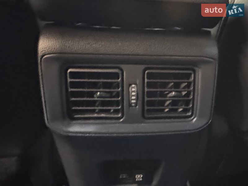 Внедорожник / Кроссовер Toyota RAV4 2020 в Киеве фото 71 Внедорожник / Кроссовер Toyota RAV4 2020 в Киеве
