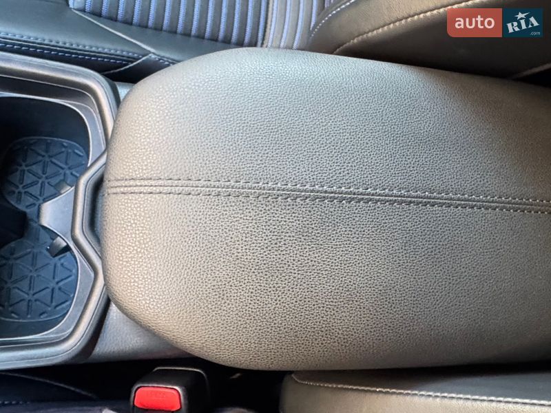 Внедорожник / Кроссовер Toyota RAV4 2020 в Киеве фото 139 Внедорожник / Кроссовер Toyota RAV4 2020 в Киеве