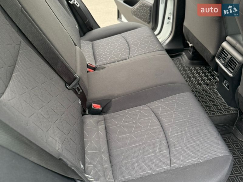 Внедорожник / Кроссовер Toyota RAV4 2021 в Киеве