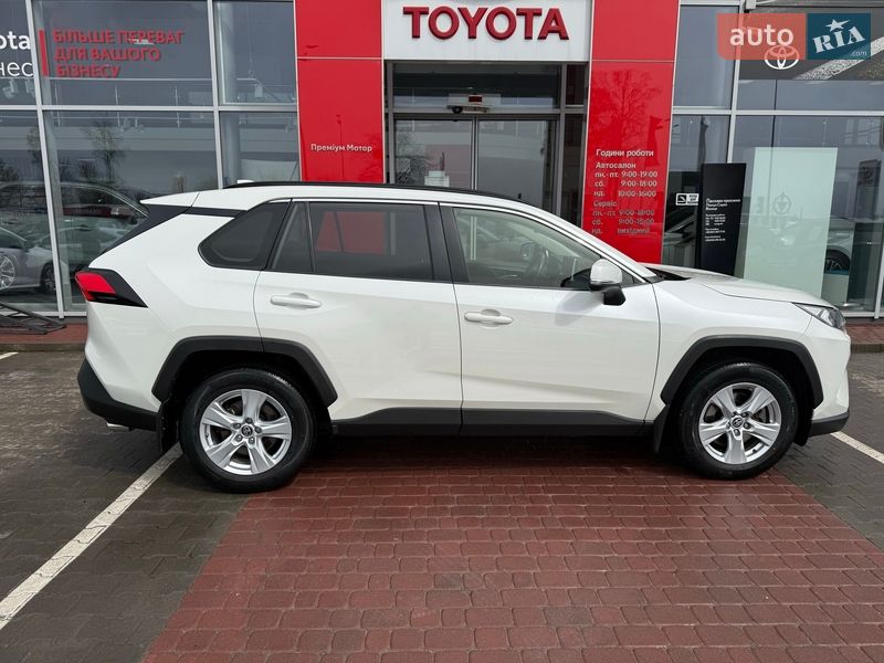 Позашляховик / Кросовер Toyota RAV4 2019 в Вінниці