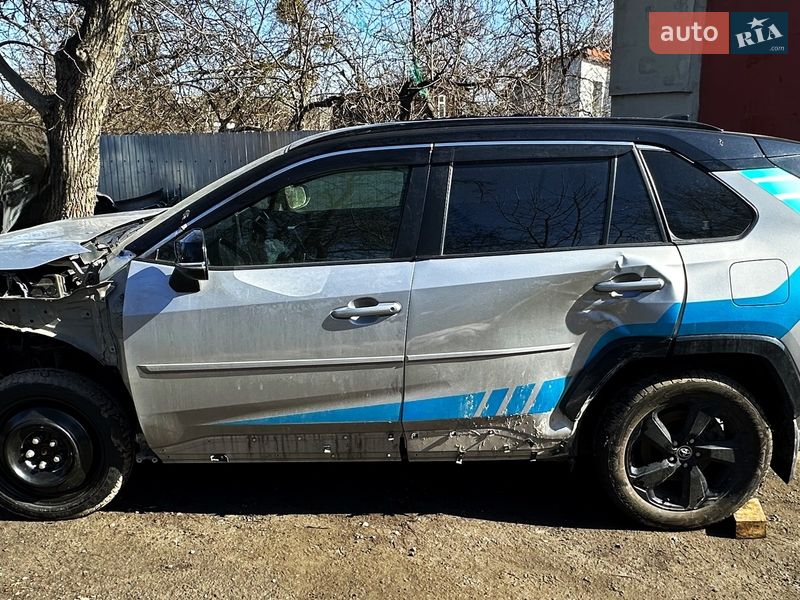 Внедорожник / Кроссовер Toyota RAV4 2019 в Киеве