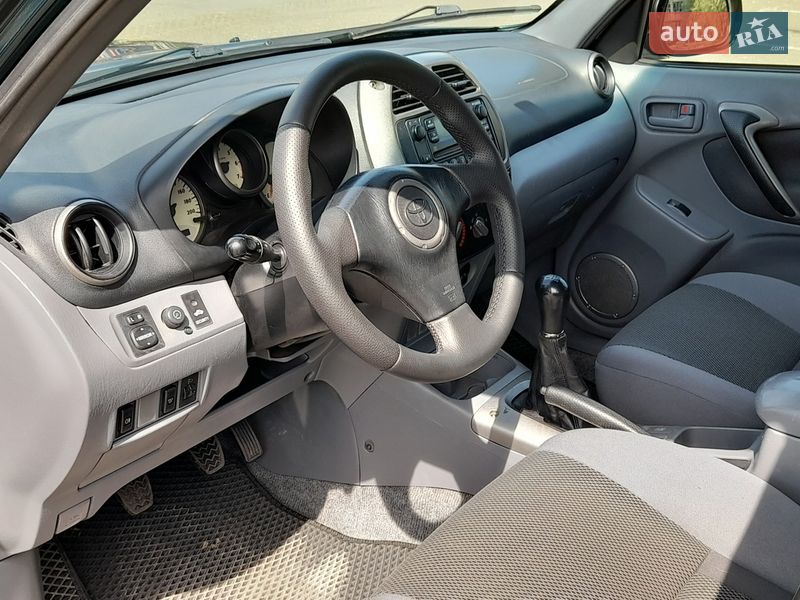 Внедорожник / Кроссовер Toyota RAV4 2003 в Одессе