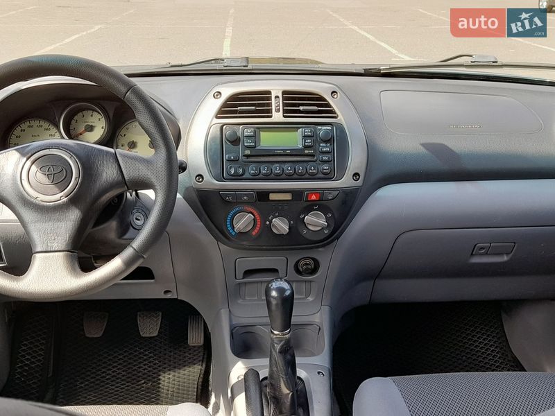 Внедорожник / Кроссовер Toyota RAV4 2003 в Одессе