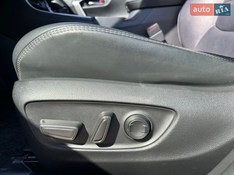 Внедорожник / Кроссовер Toyota RAV4 2023 в Киеве фото 16 Внедорожник / Кроссовер Toyota RAV4 2023 в Киеве