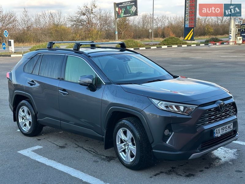 Внедорожник / Кроссовер Toyota RAV4 2021 в Харькове