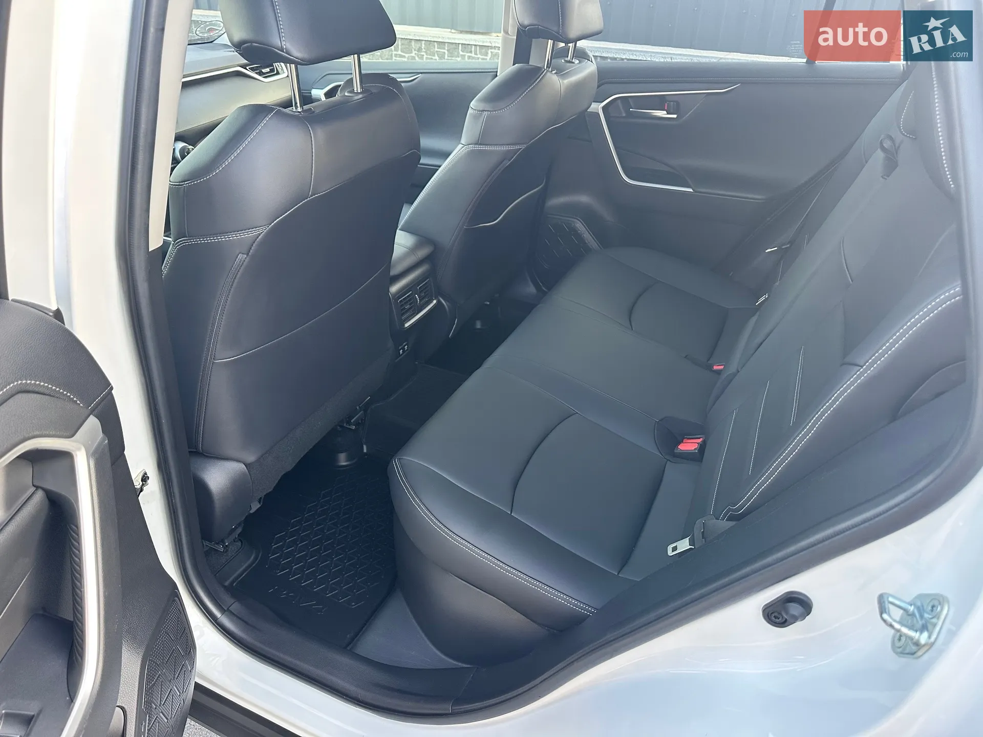 2020 Toyota RAV 4 - мініатюра 15
