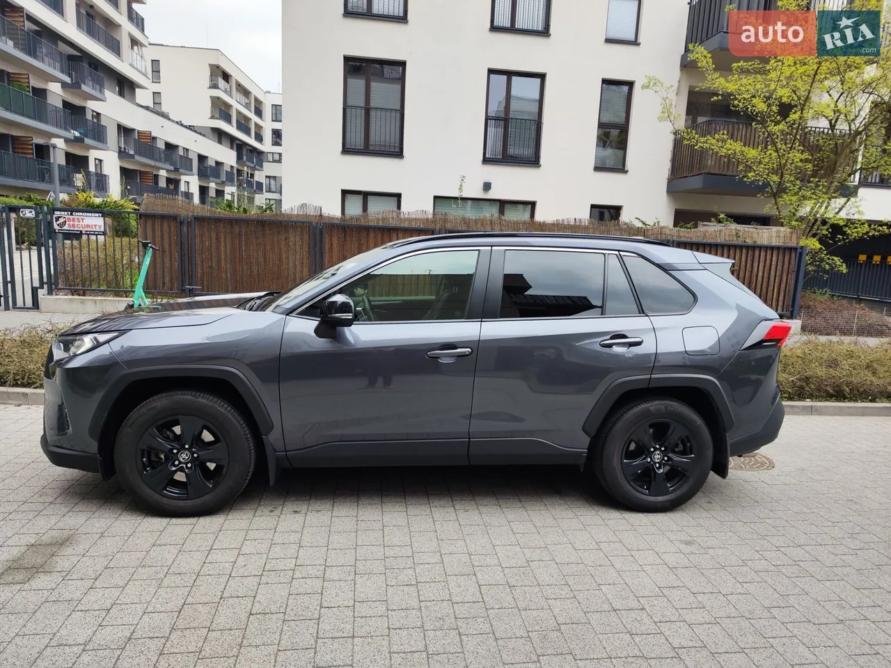 2021 Toyota RAV 4 - мініатюра 33