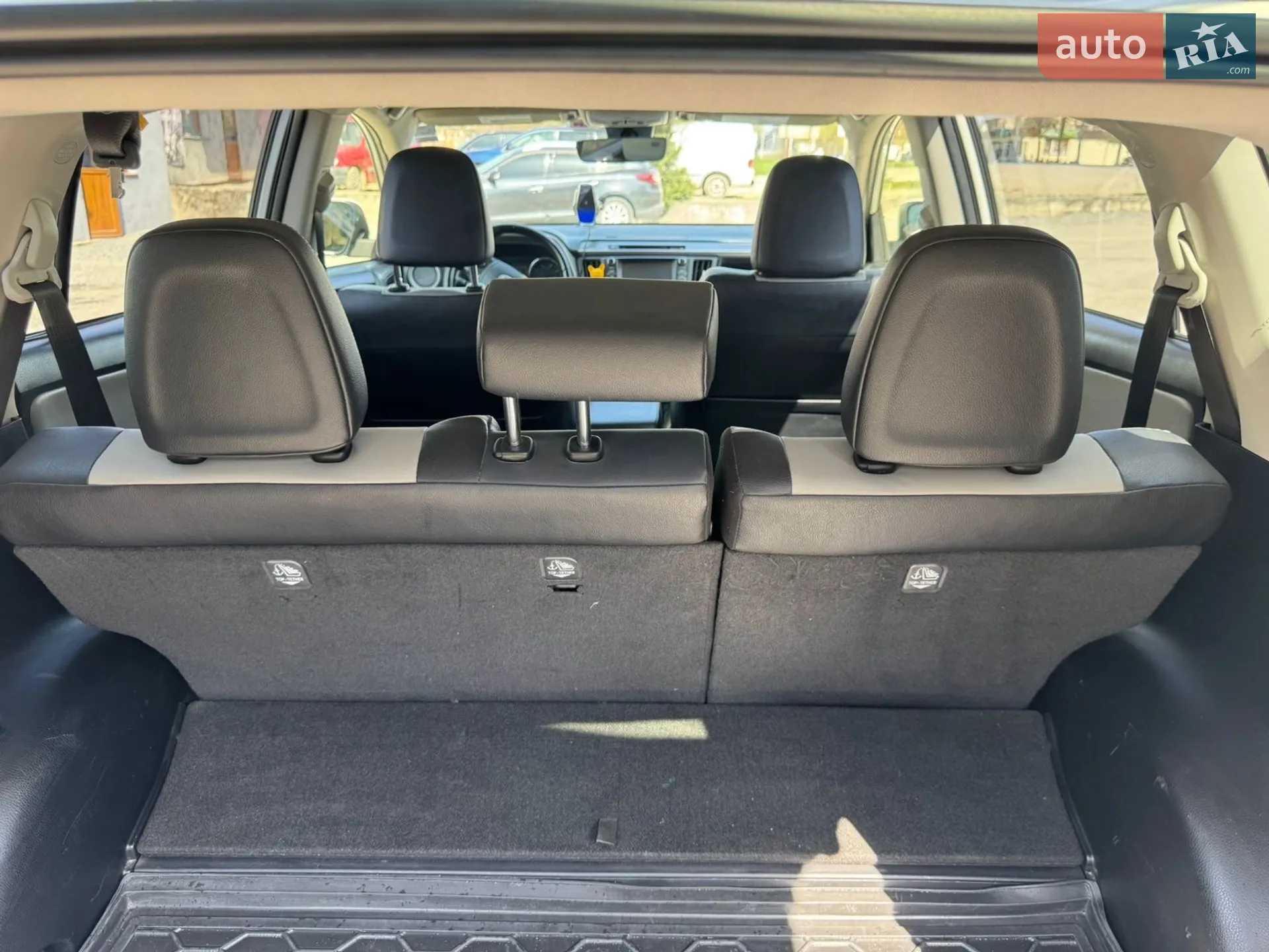 2018 Toyota RAV 4 - мініатюра 14