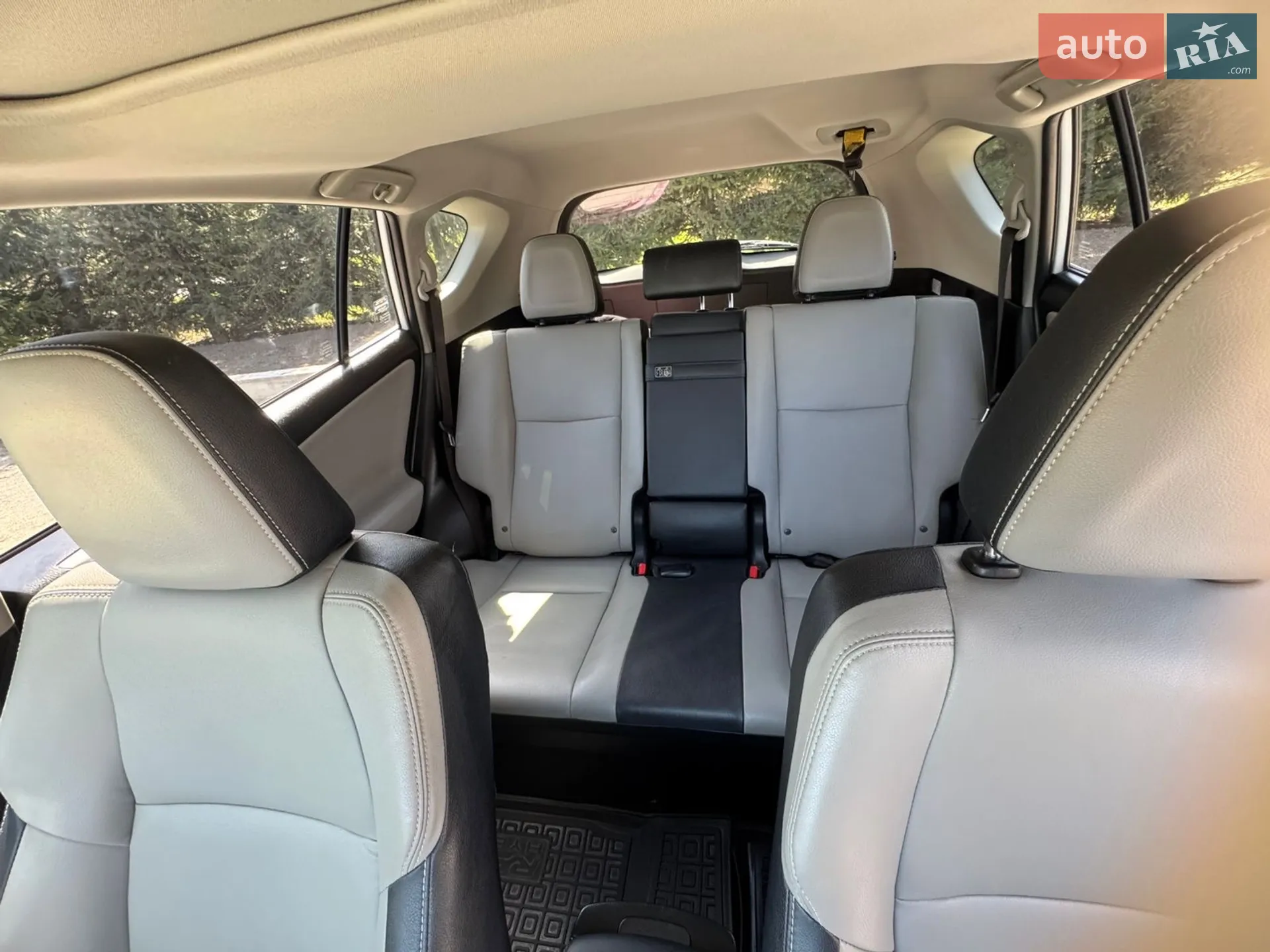 2018 Toyota RAV 4 - мініатюра 16