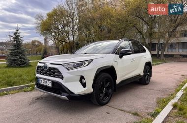 Внедорожник / Кроссовер Toyota RAV4 2021 в Киеве