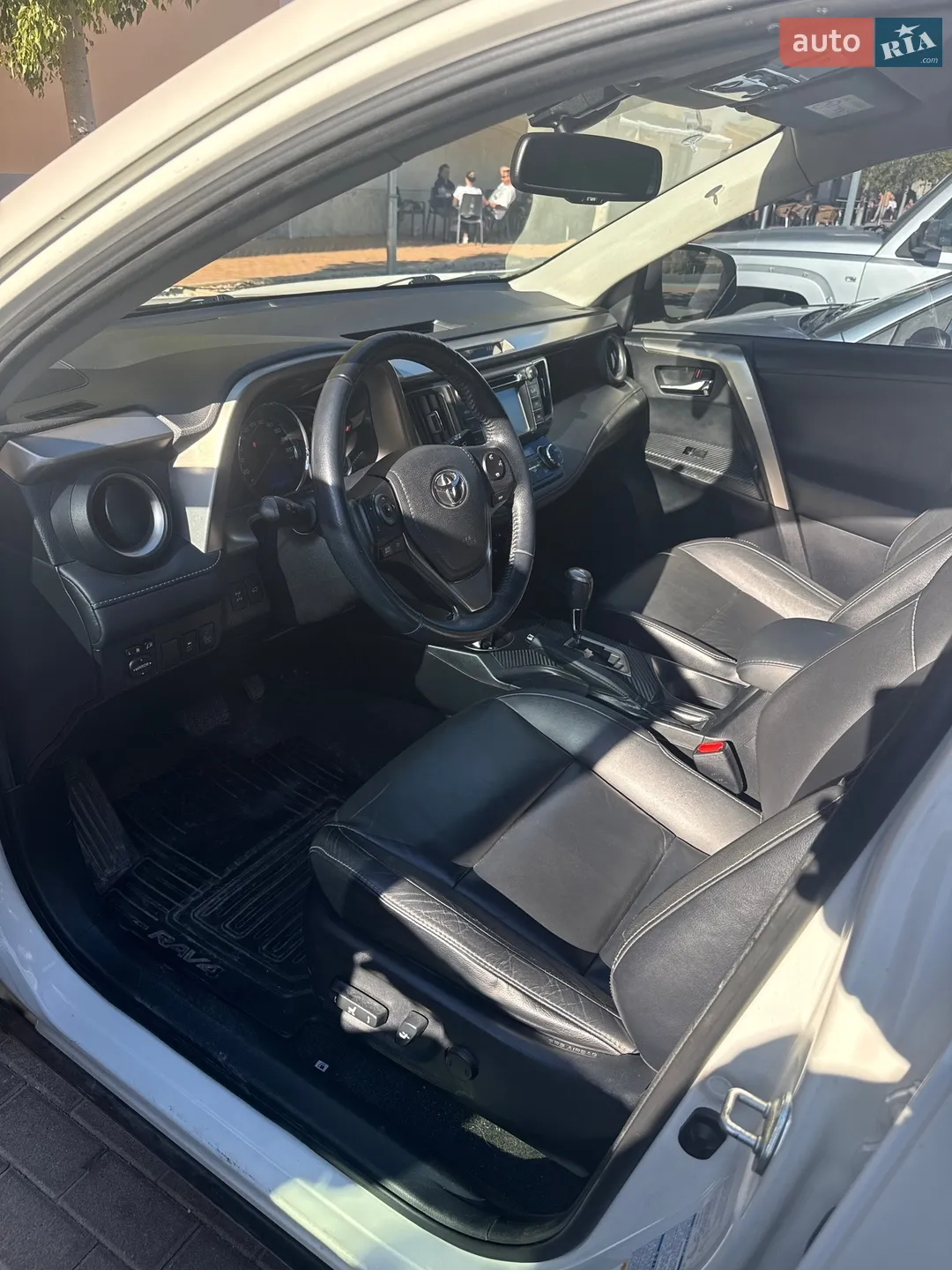 2014 Toyota RAV 4 - мініатюра 9