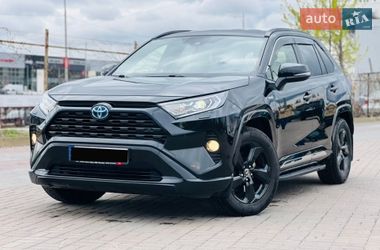 Внедорожник / Кроссовер Toyota RAV4 2020 в Киеве
