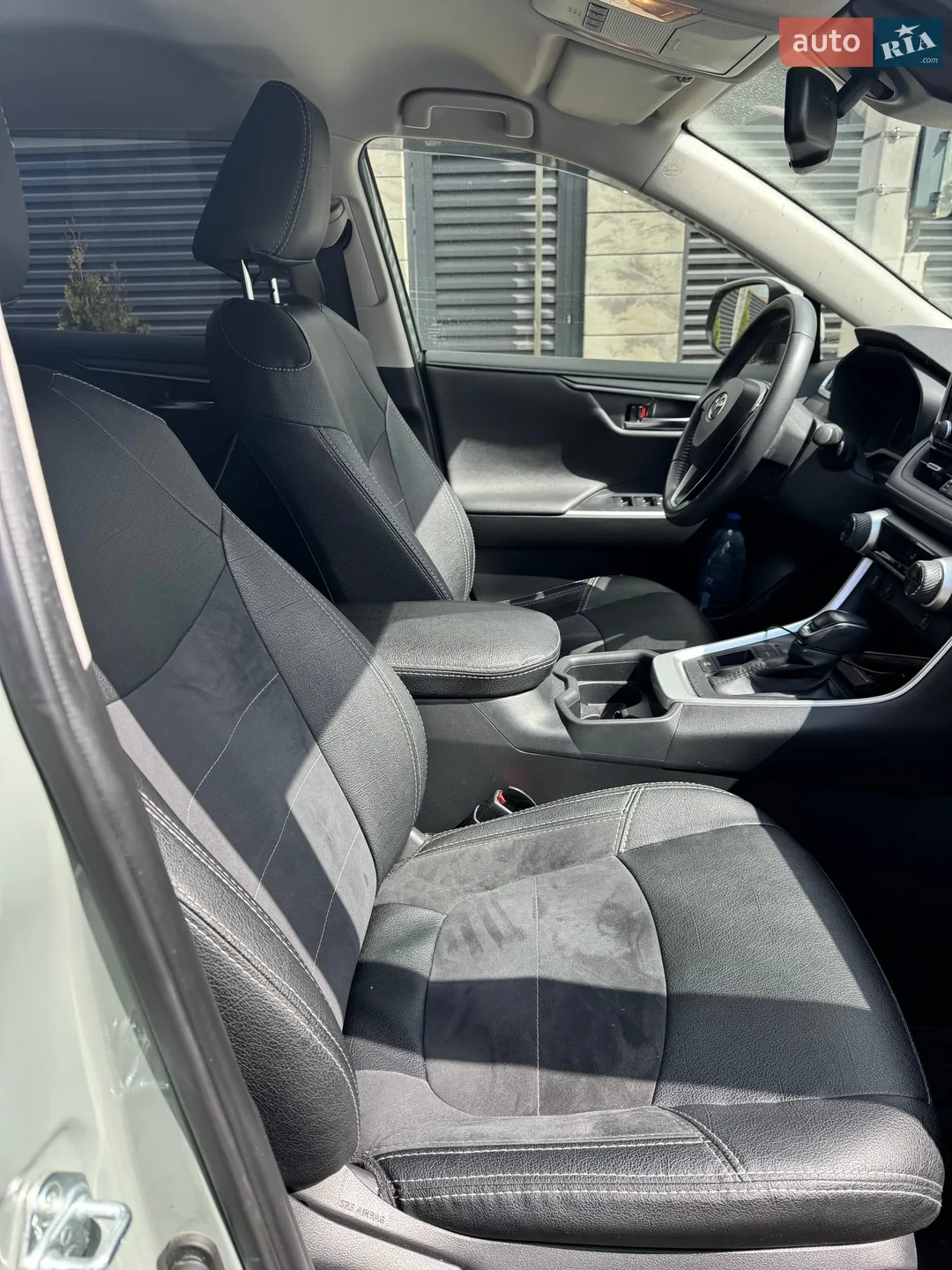 2021 Toyota RAV 4 - мініатюра 11