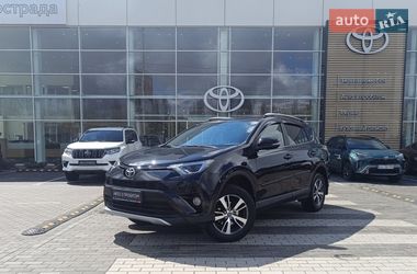 Позашляховик / Кросовер Toyota RAV4 2017 в Києві