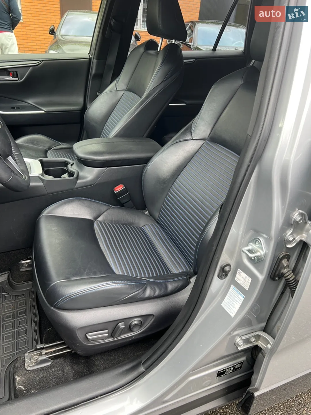 2019 Toyota RAV 4 - мініатюра 19